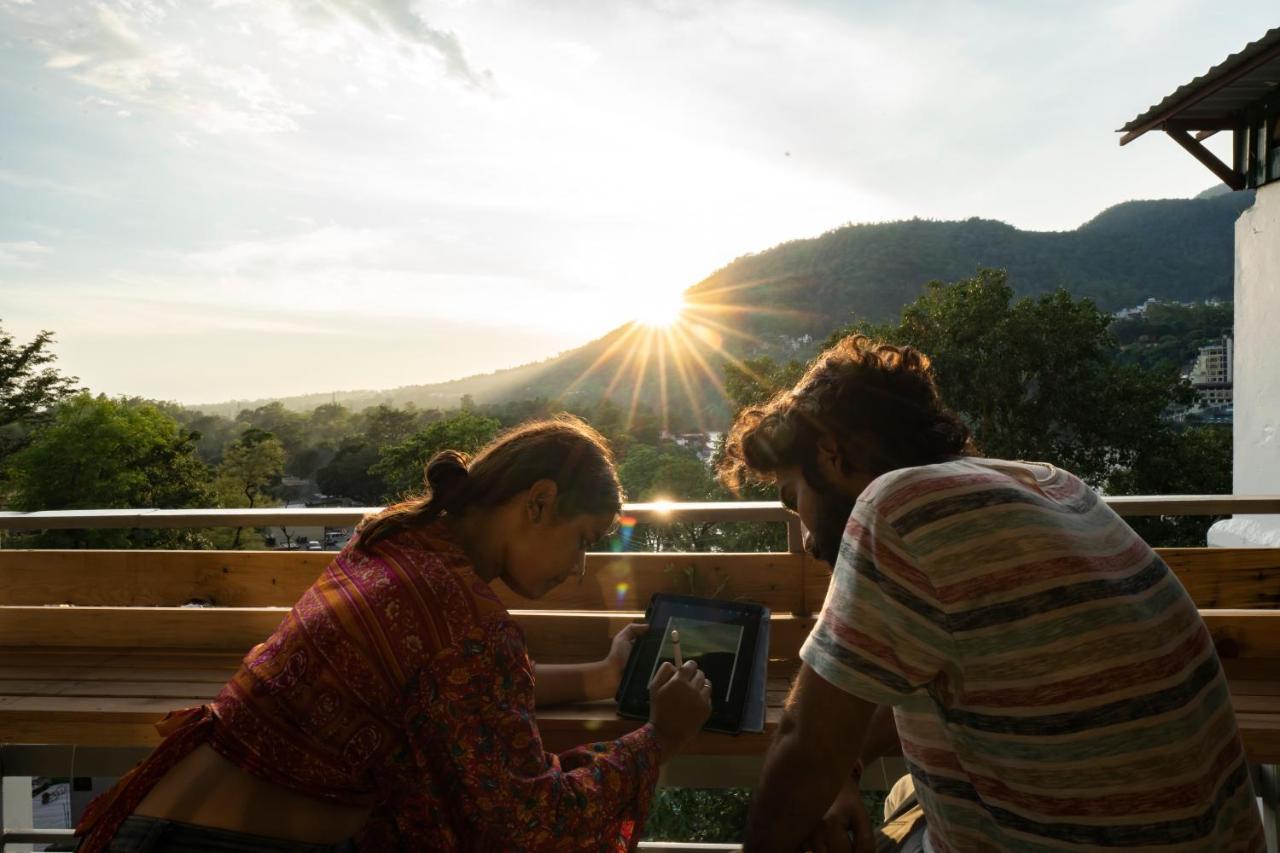 Zostel Rishikesh, Laxman Jhula Hostel Exterior photo